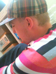 defq0nN's profile picture